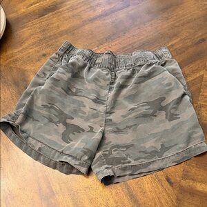Sanctuary Green Camo Women's Cargo Shorts